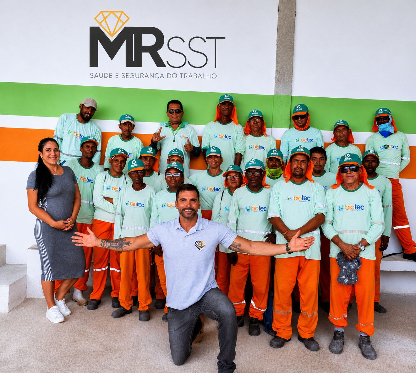 Equipe MR SST com profissionais em campo